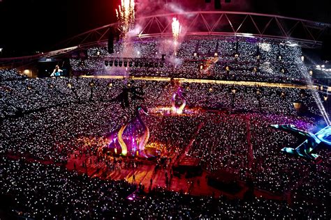 Taylor swift stadium - At Friday’s opening night show, Swift provided the answer to around 70,000 people at State Farm Stadium: She would play for three hours. (Technically, around 3 hours and 10 minutes, as she ...